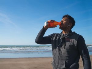 La boisson énergisante: 10 effets secondaires à considérer