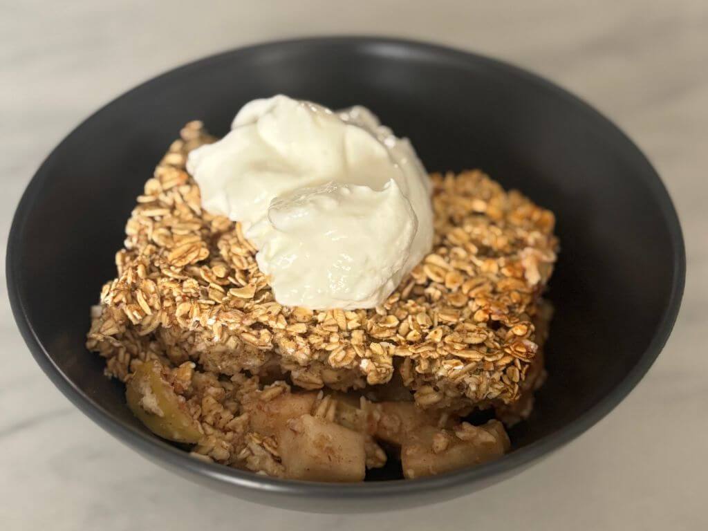 Déjeuner granola protéiné aux pommes