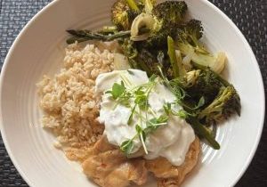 Poulet épicé au miel & sauce crémeuse lime-yogourt